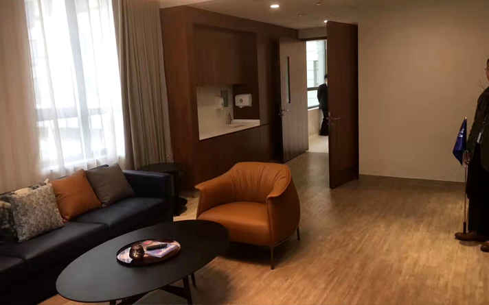 衛(wèi)生間門有怎樣的分類？我們在裝修時應該如何設計衛(wèi)生間門？